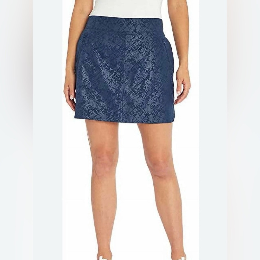 Orvis Travel Skort in Shattered Glass Embossed Print, Dk Navy, NWOT, Sz.M